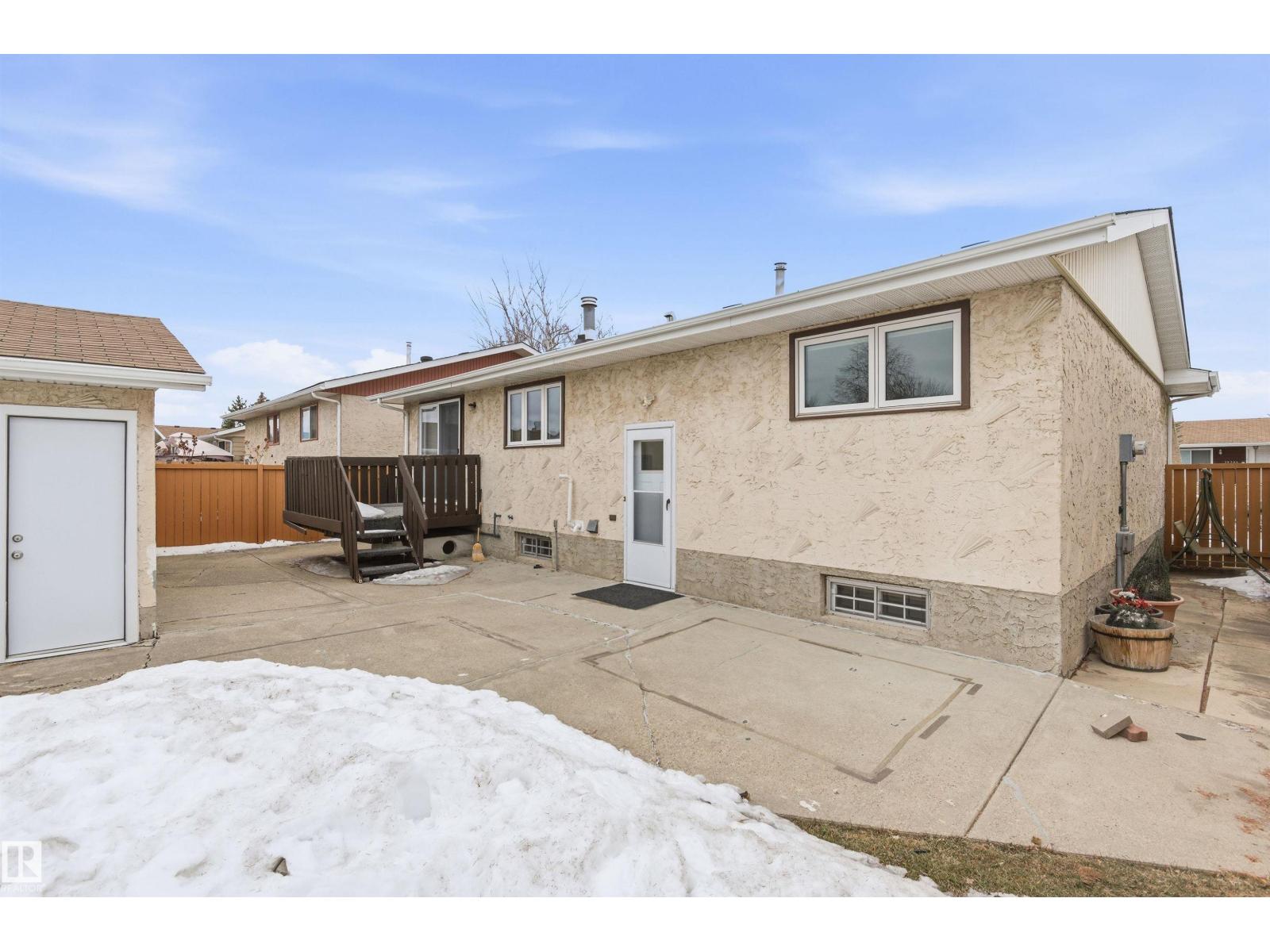 16303 111 ST NW, Edmonton