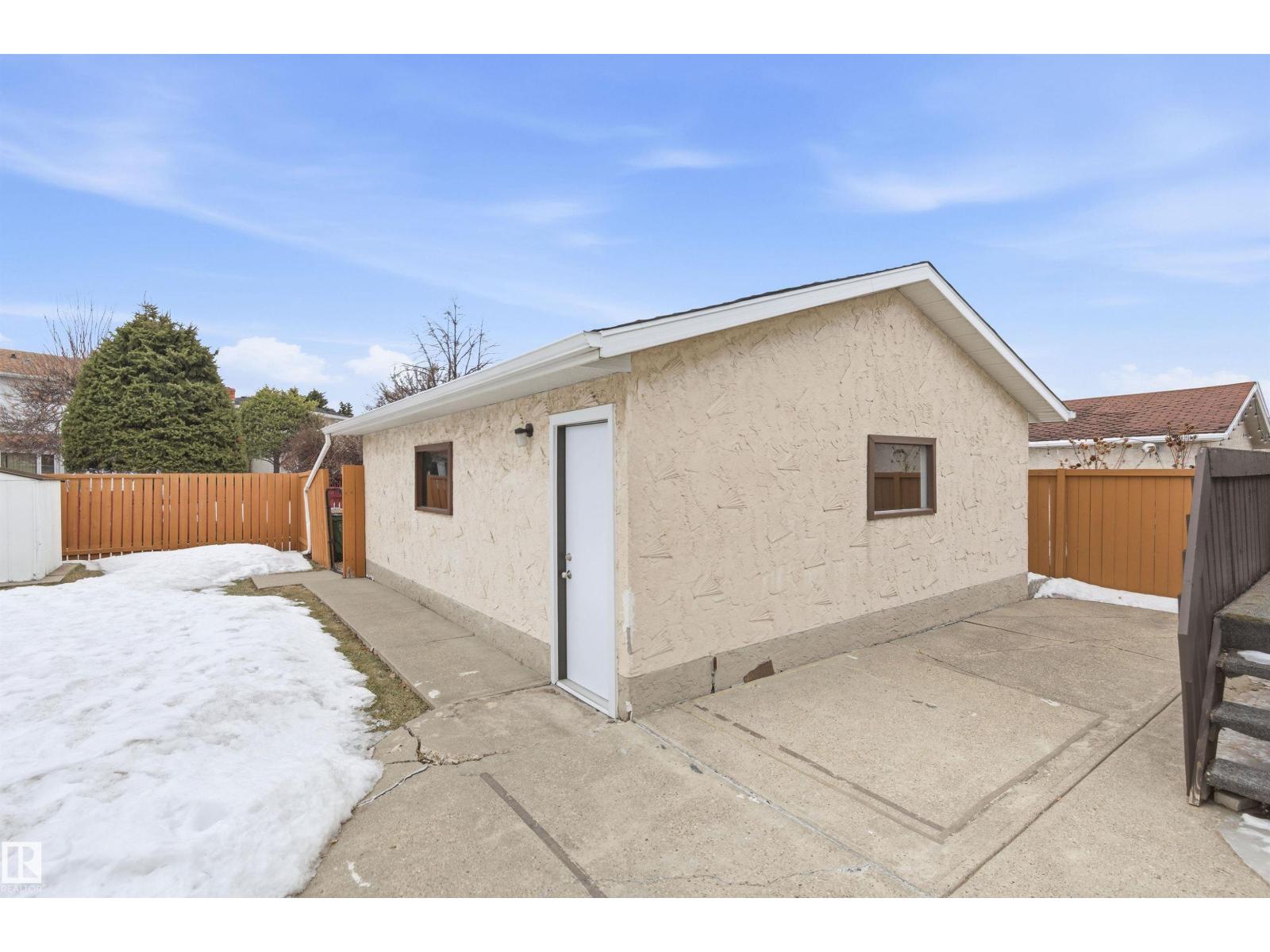 16303 111 ST NW, Edmonton