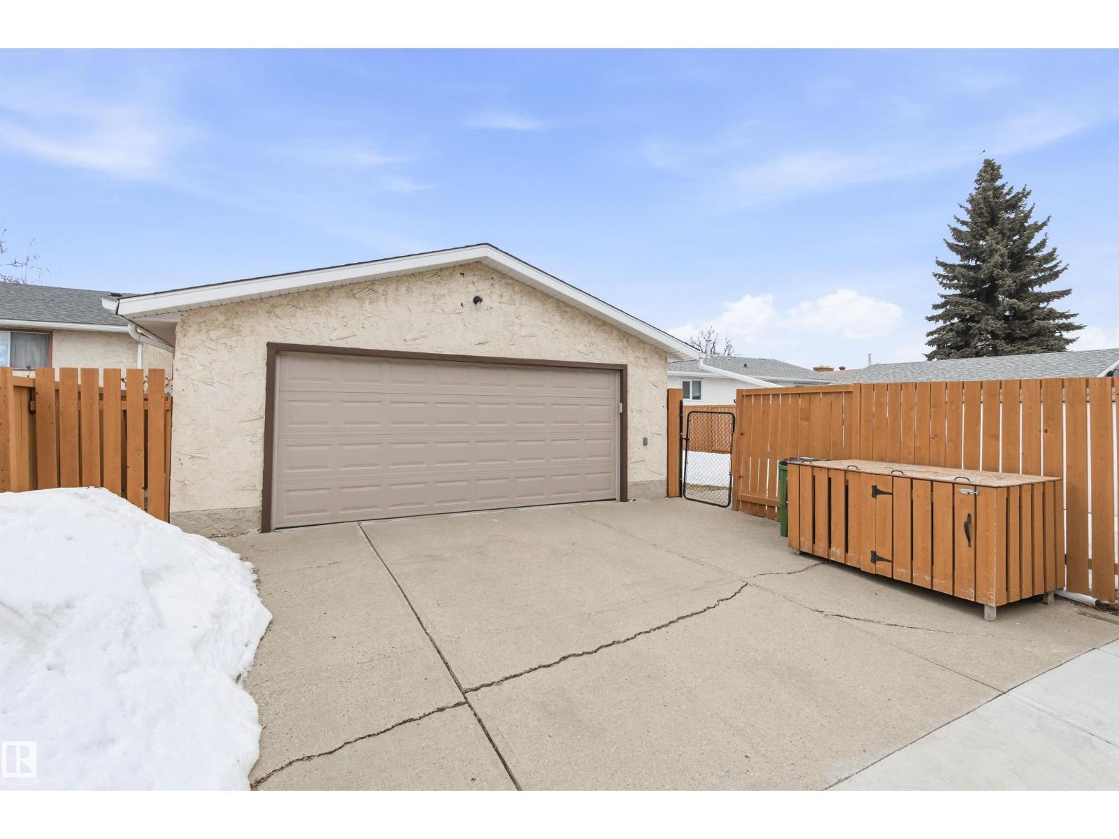 16303 111 ST NW, Edmonton