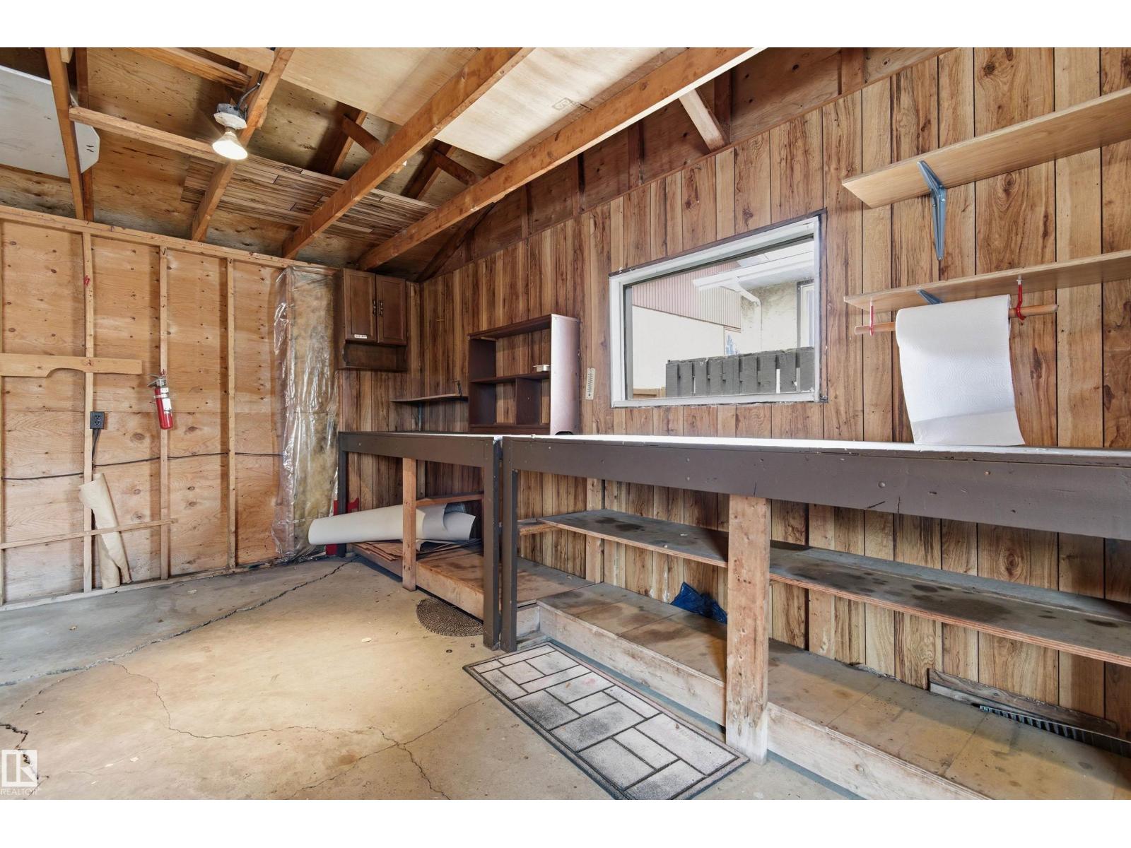 16303 111 ST NW, Edmonton