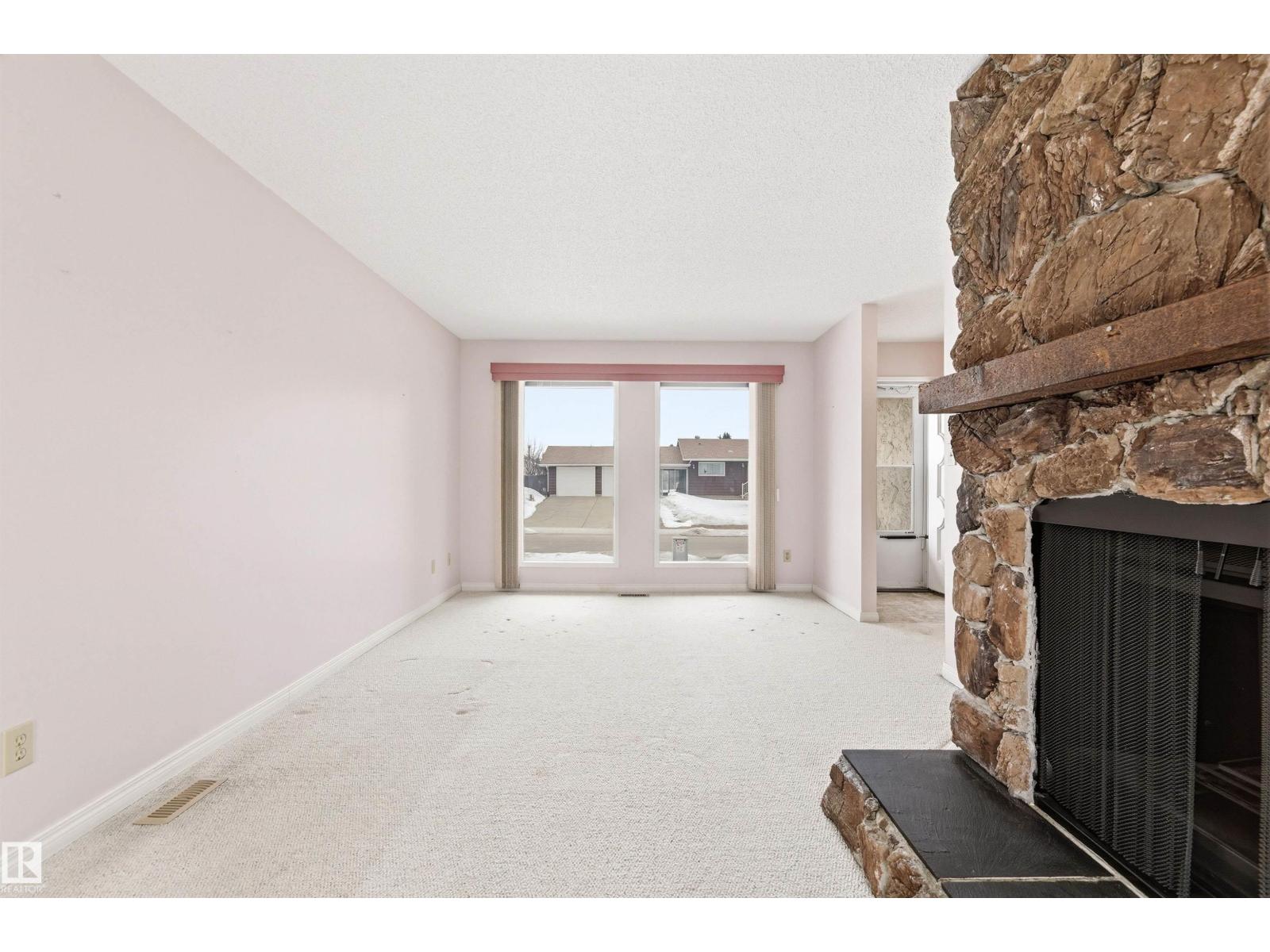 16303 111 ST NW, Edmonton