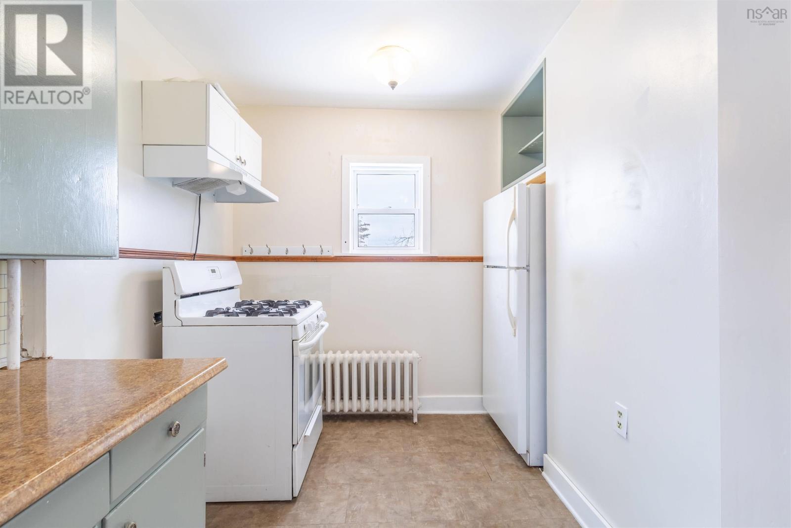 Property 17 of 31 of 133 Broadway