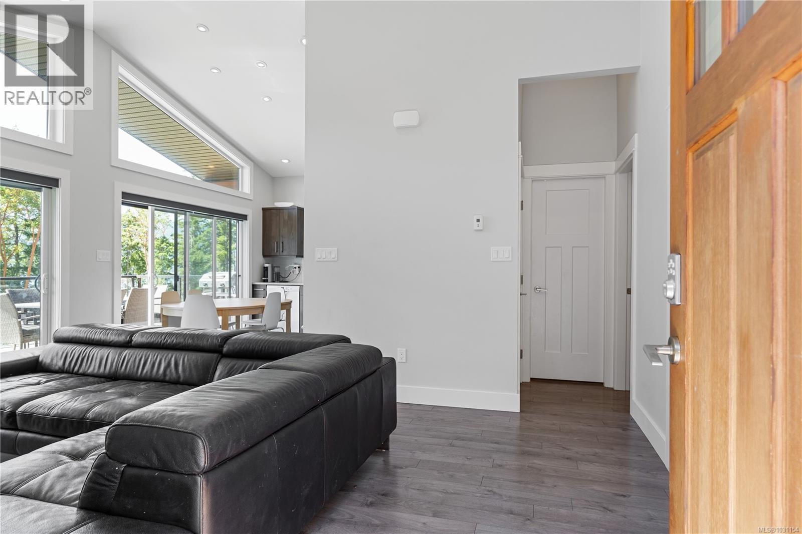 7477 Cottage Way, Lake Cowichan