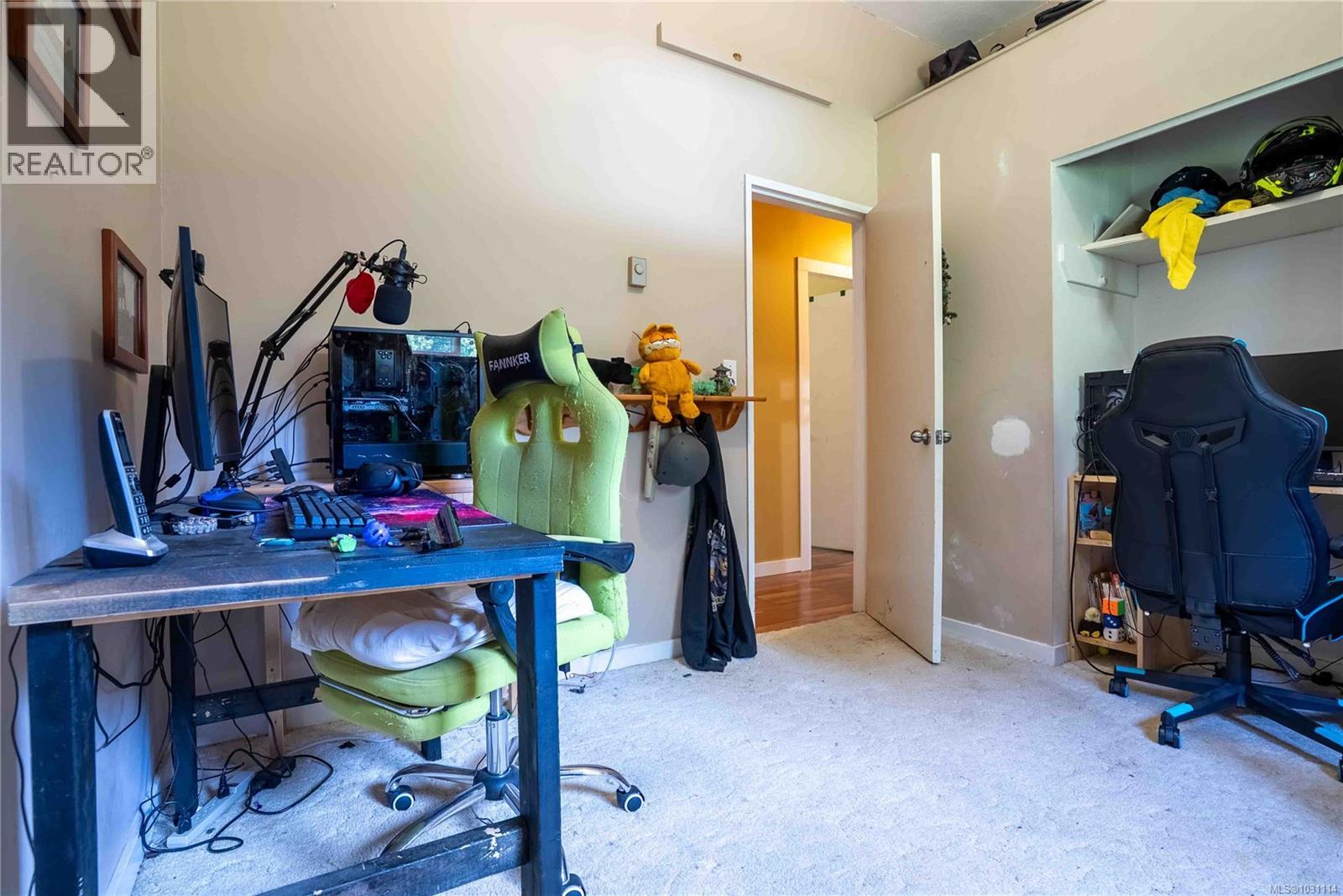 4591 HOWIE RD N - 20