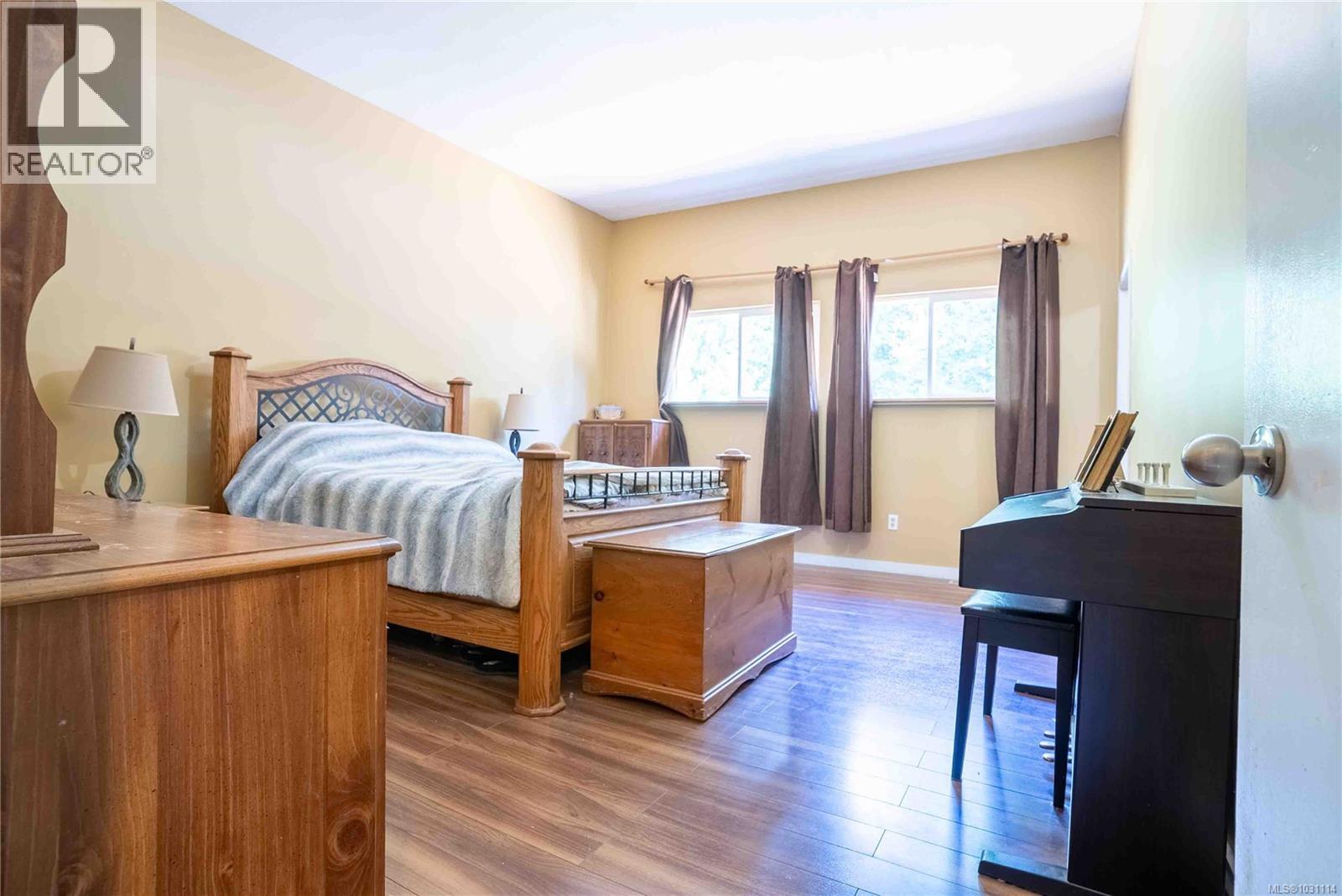 4591 HOWIE RD N - 21