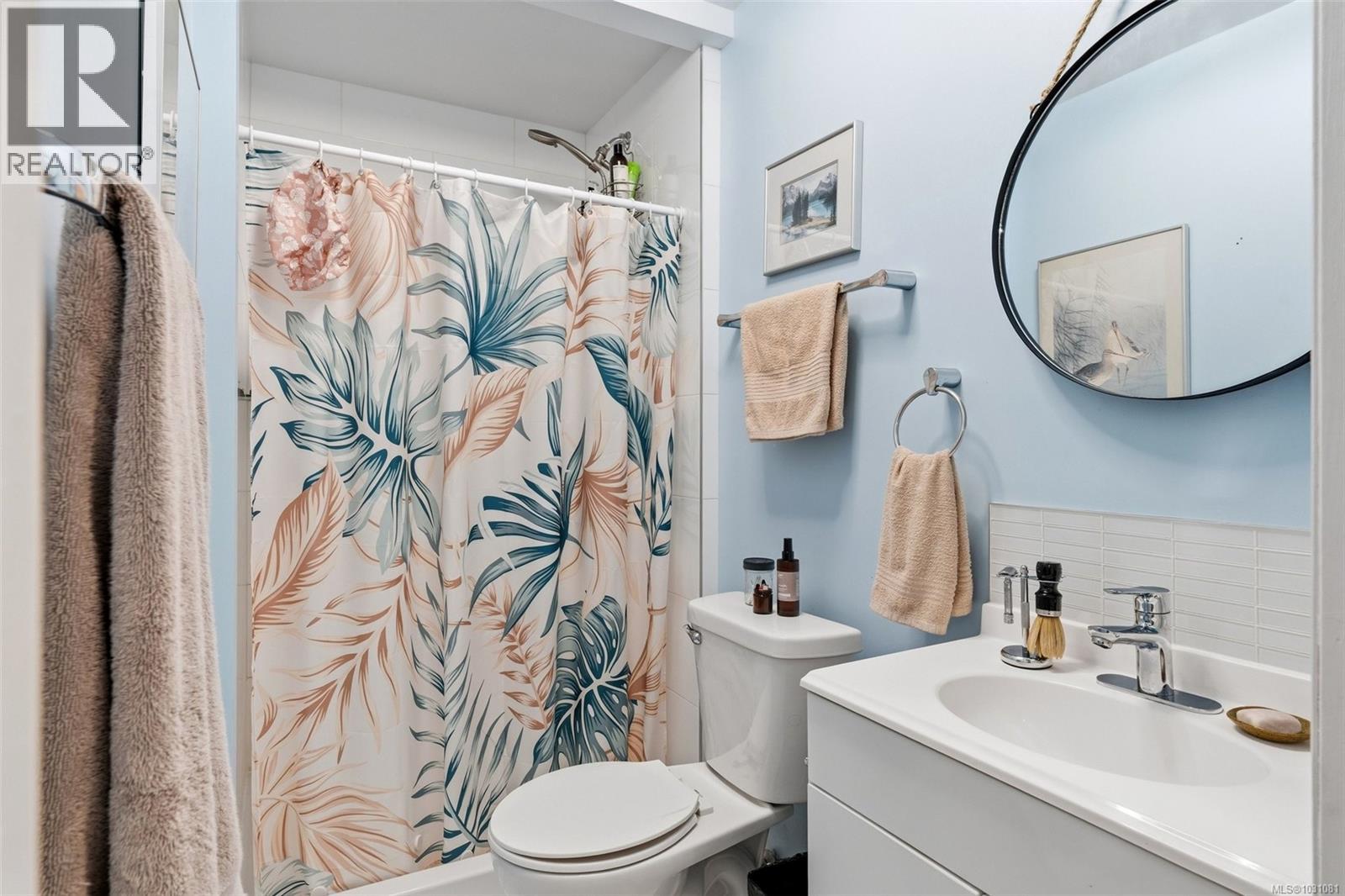 877 Kindersley Rd, Esquimalt