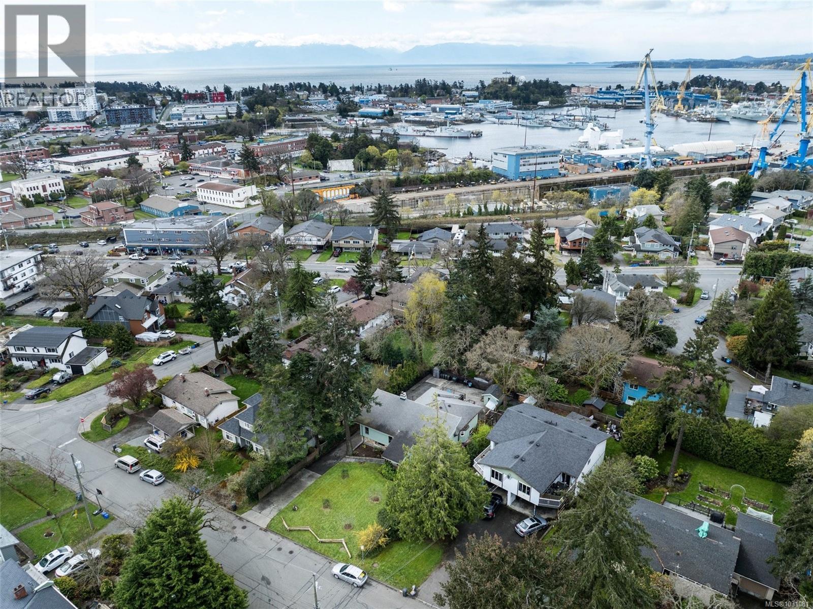 877 Kindersley Rd, Esquimalt