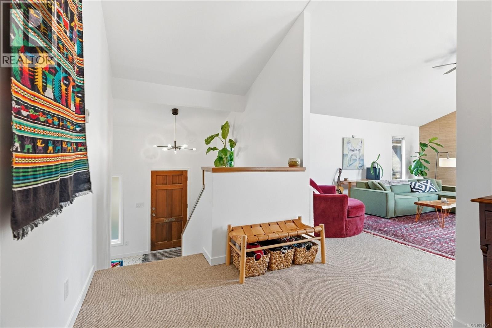 877 Kindersley Rd, Esquimalt