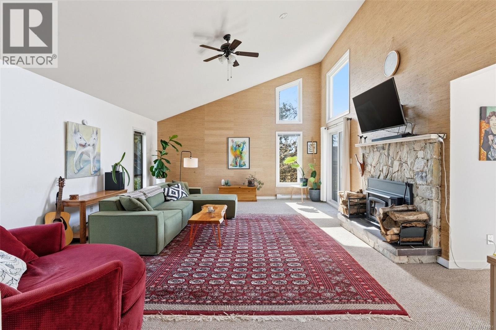 877 Kindersley Rd, Esquimalt