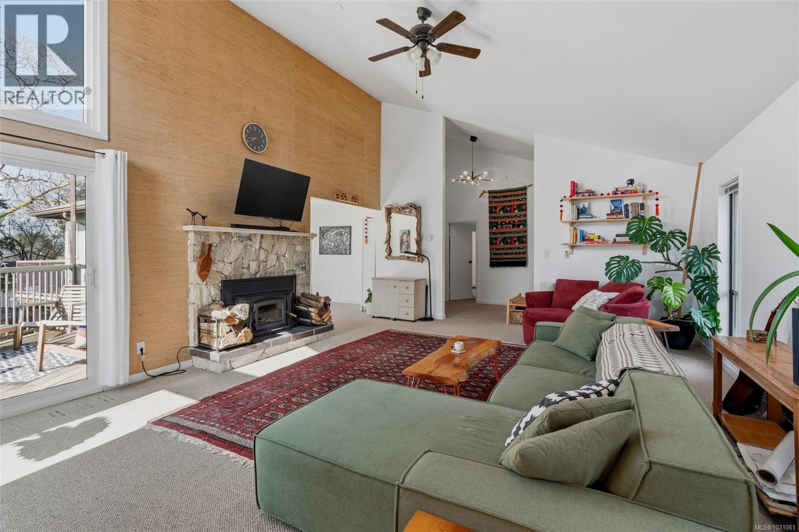 877 Kindersley Rd, Esquimalt