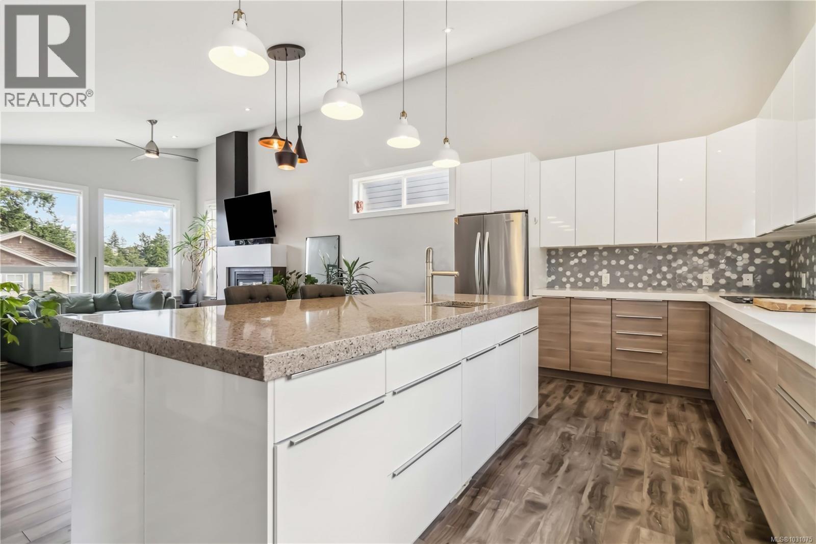 936 AQUA CRT - Image 3