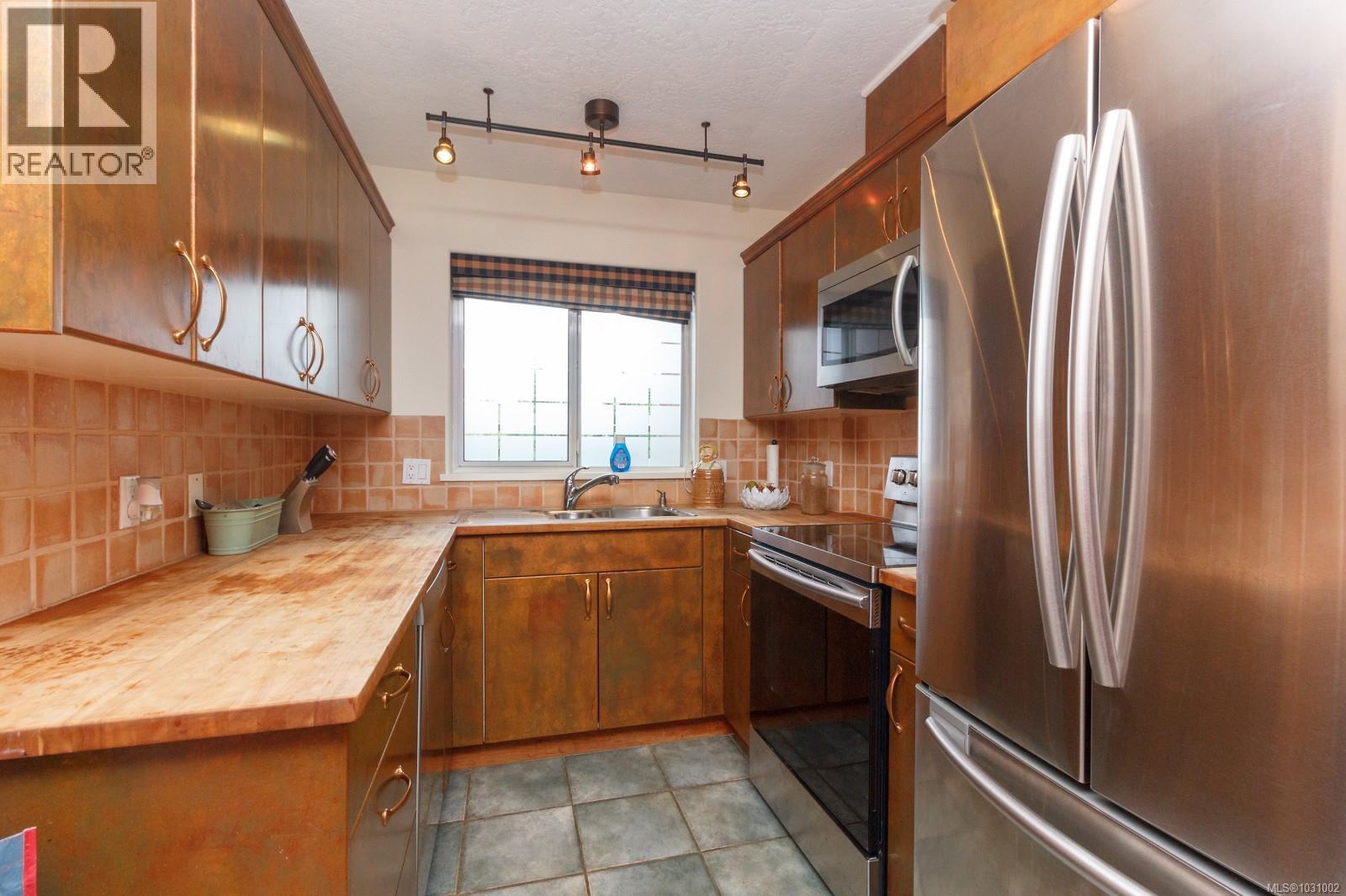 502 75 Songhees Road, Victoria