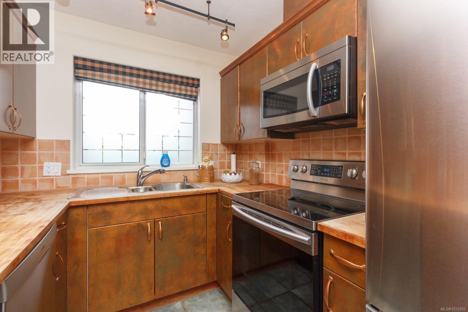 502 75 Songhees Road, Victoria