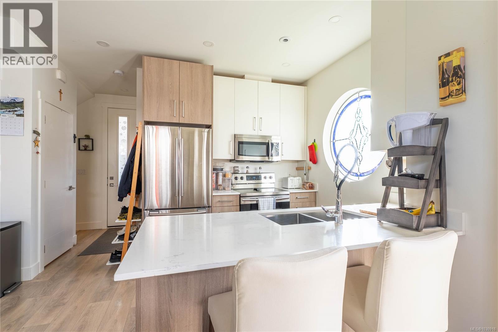 101 3321 Radiant Way, Langford