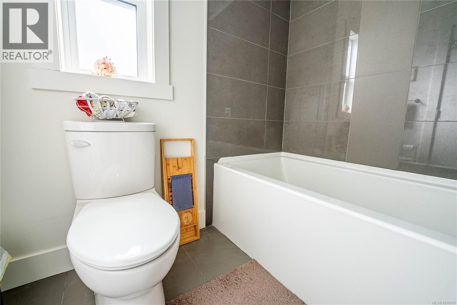 101 3321 Radiant Way, Langford