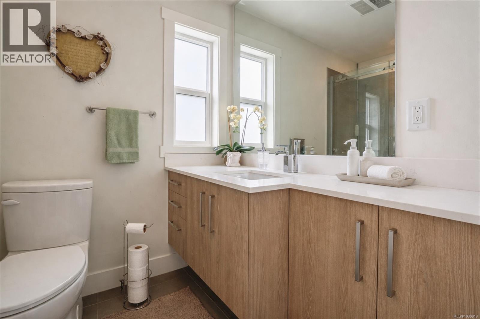 101 3321 Radiant Way, Langford