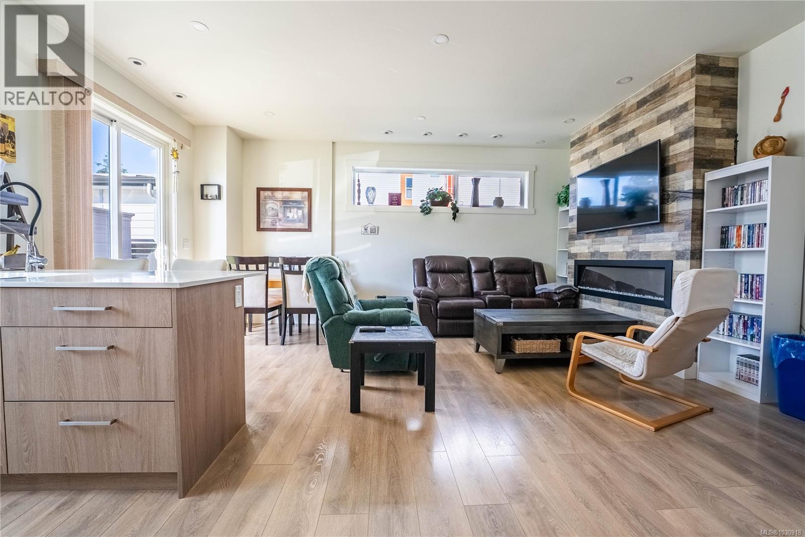 101 3321 Radiant Way, Langford