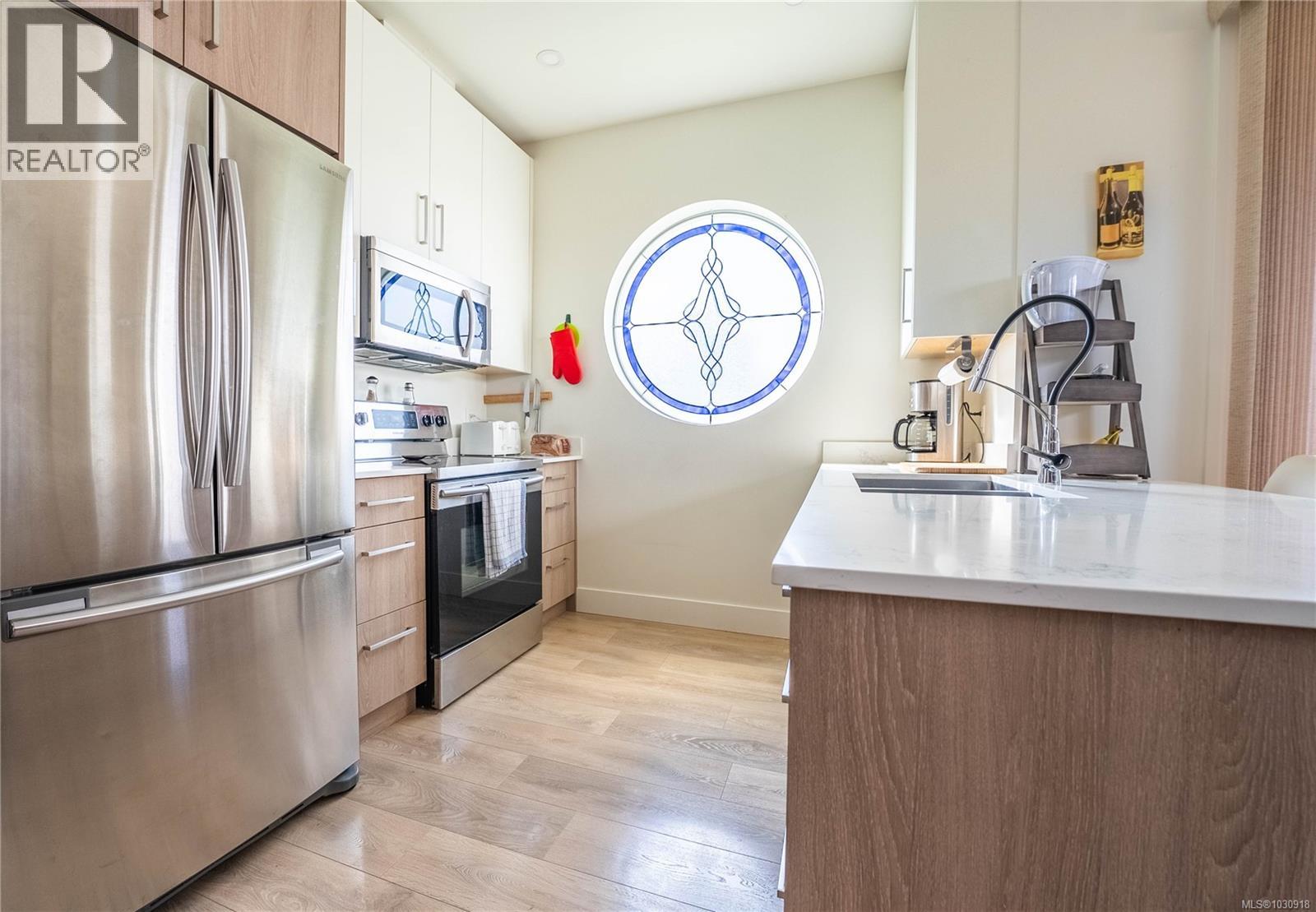 101 3321 Radiant Way, Langford