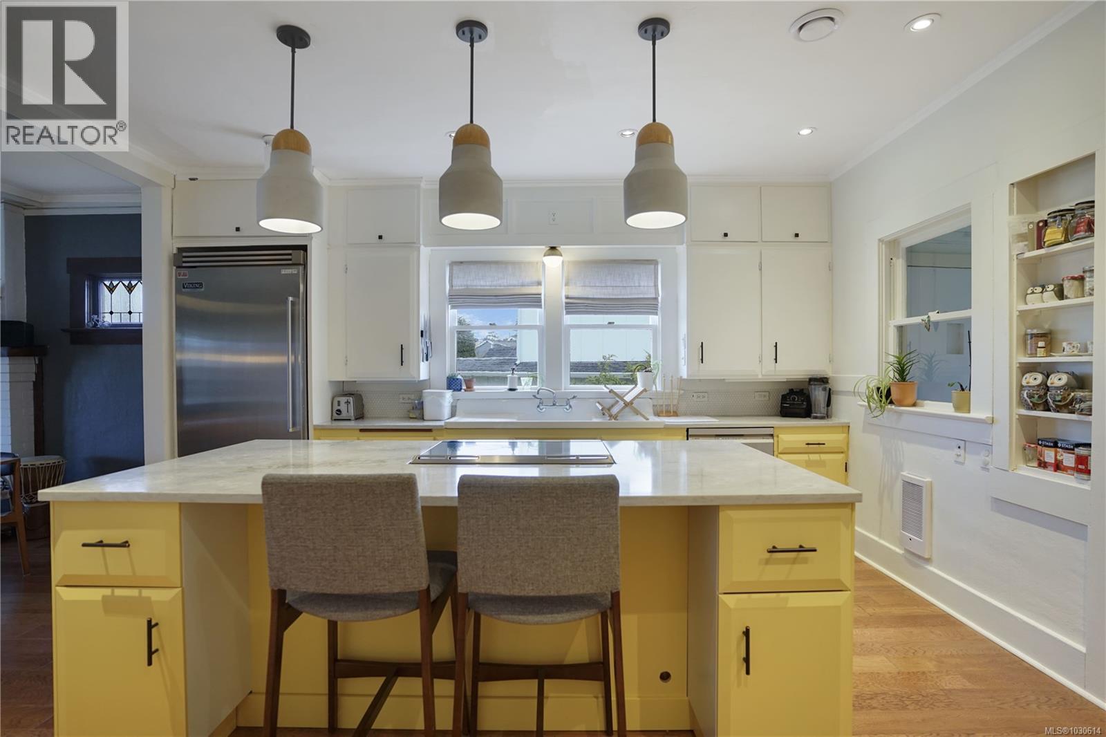 2064 QUIMPER ST - 10