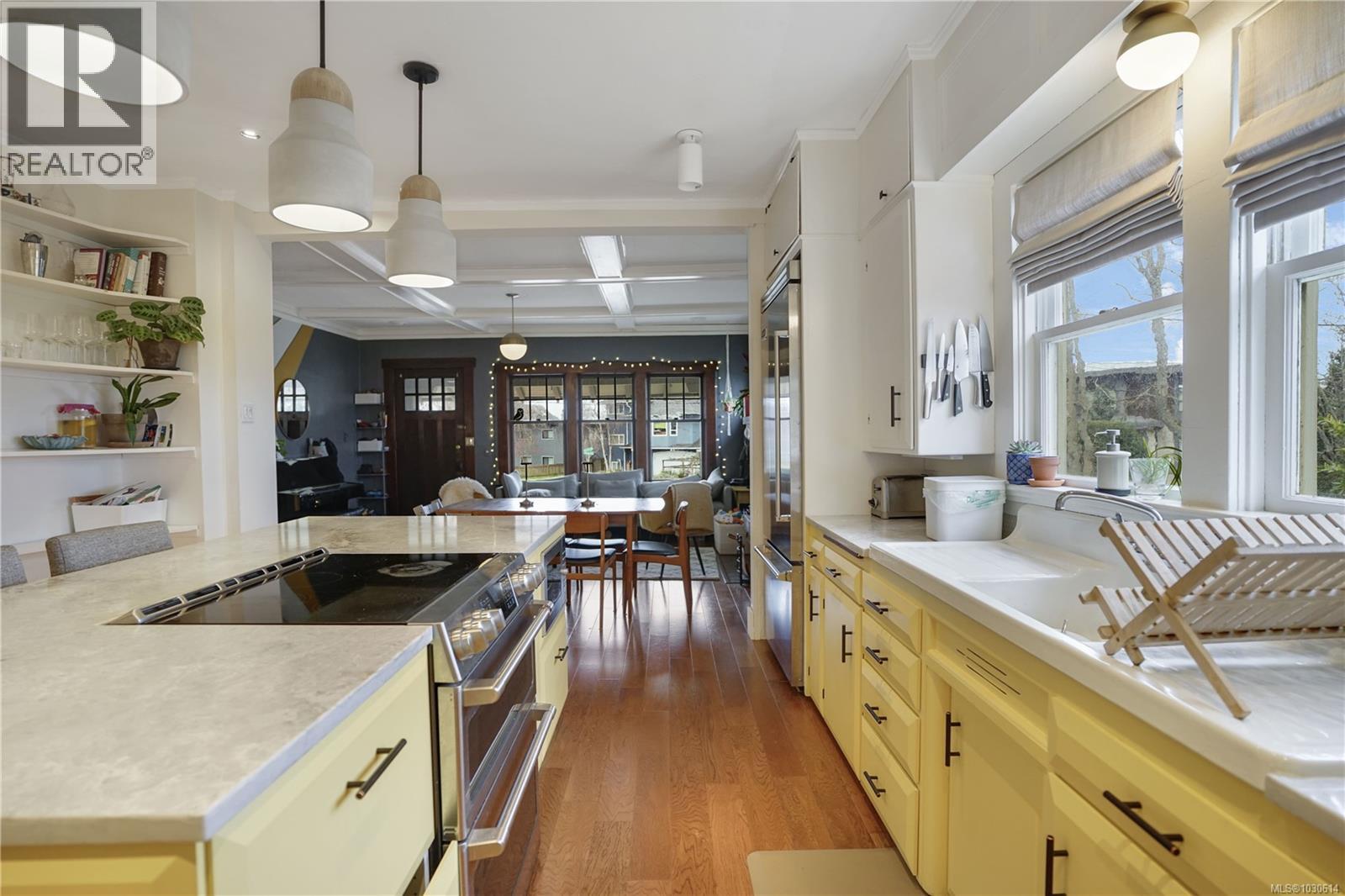 2064 QUIMPER ST - 11