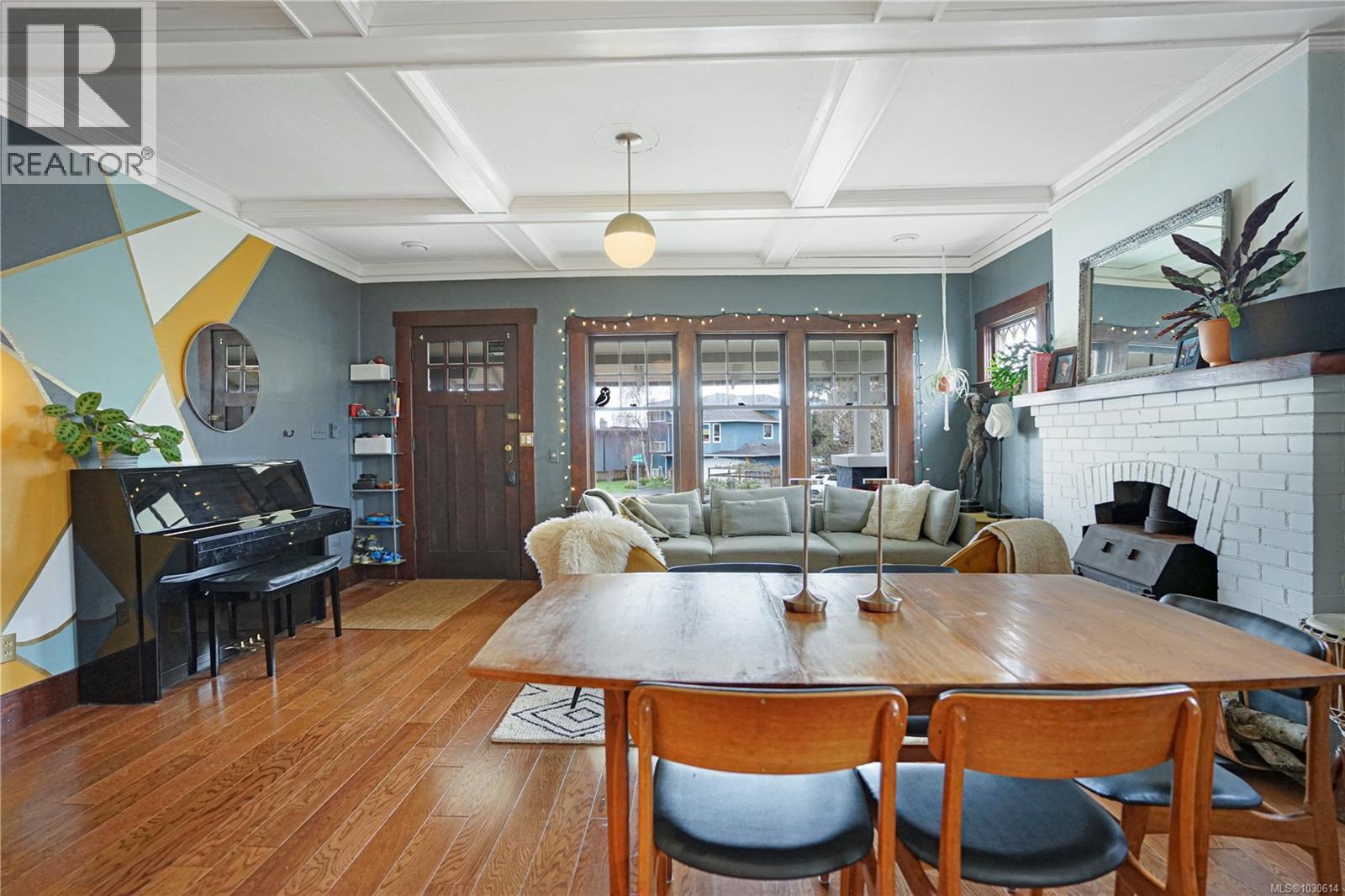 2064 QUIMPER ST - 13