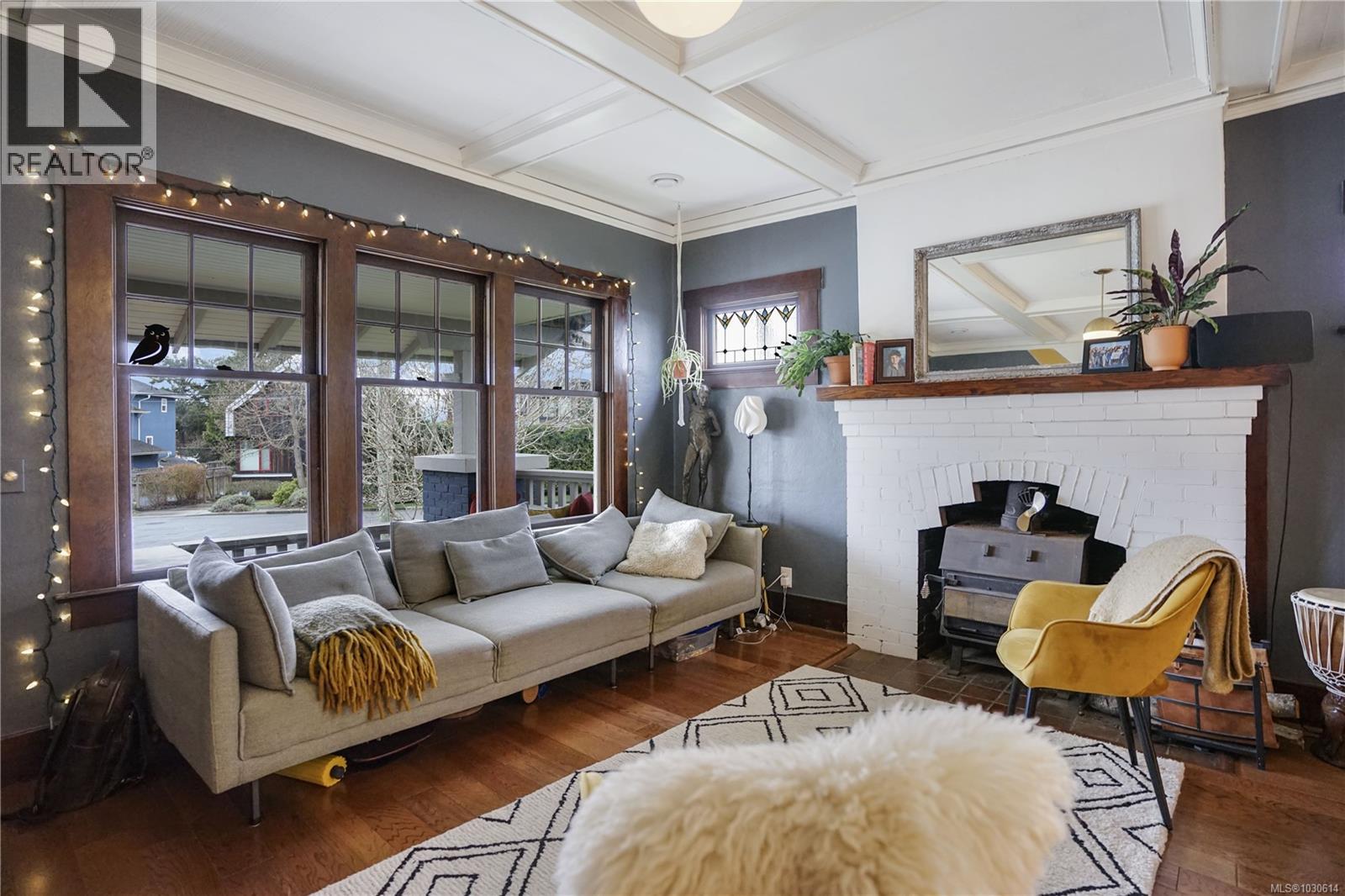 2064 QUIMPER ST - 15