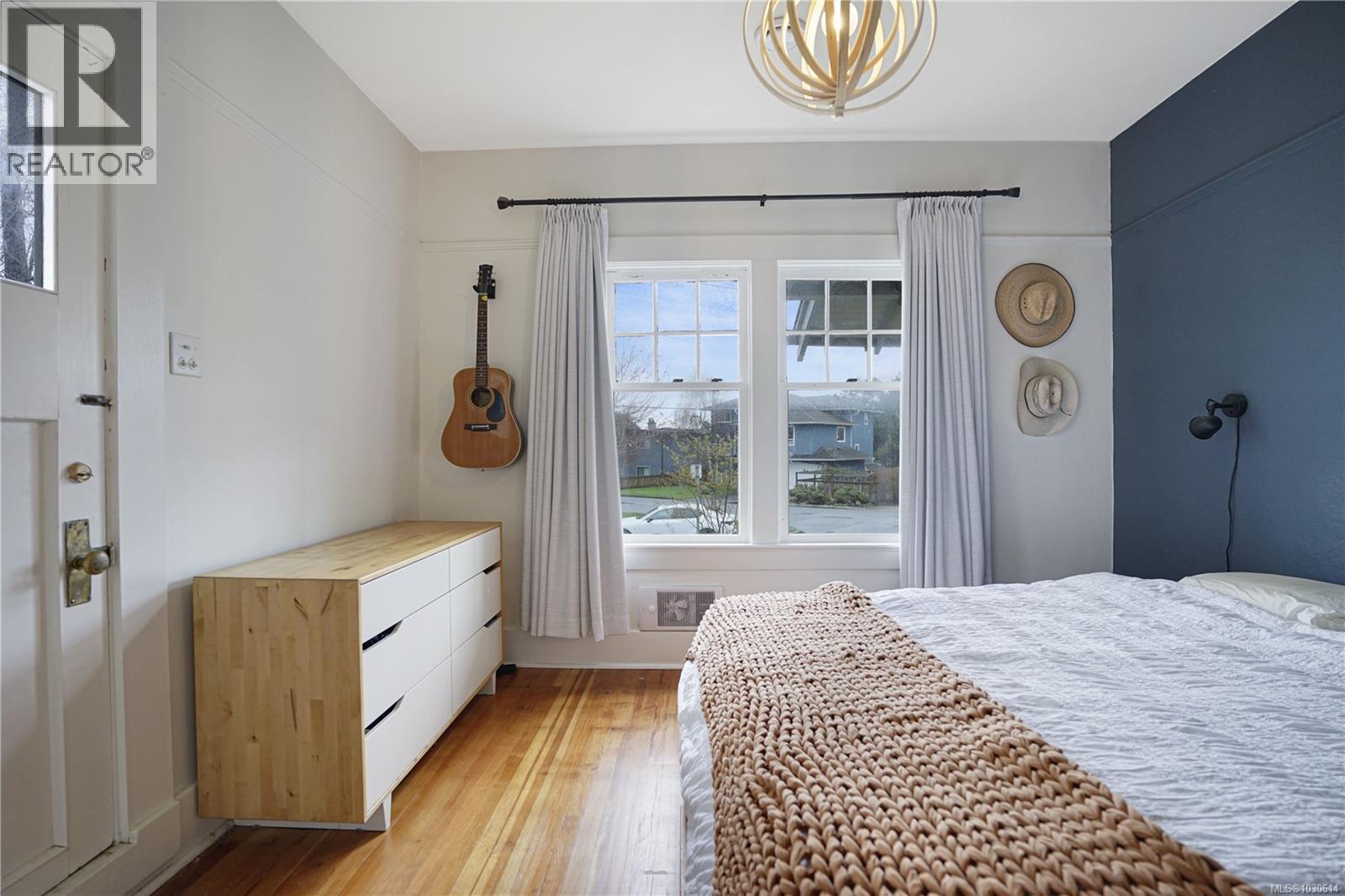 2064 QUIMPER ST - 17