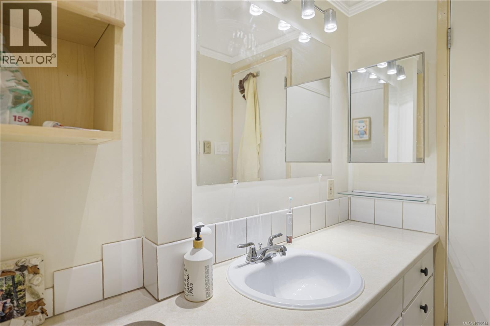 2064 QUIMPER ST - 26