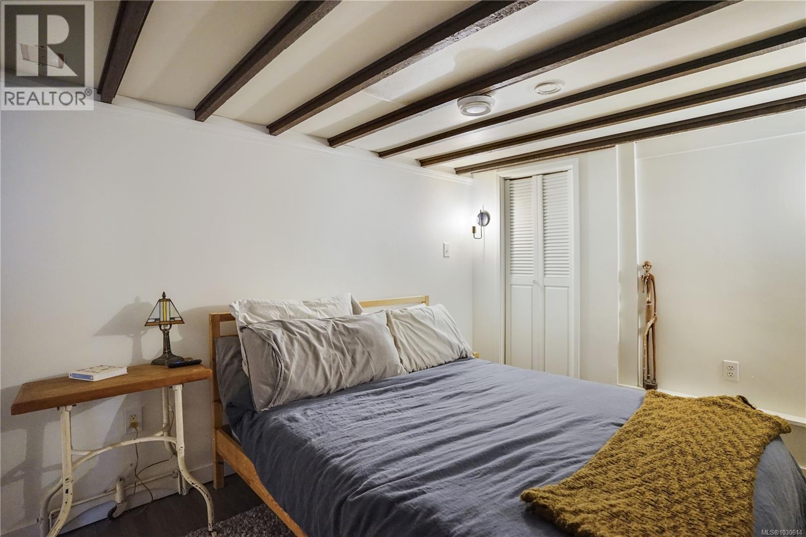2064 Quimper St - 30