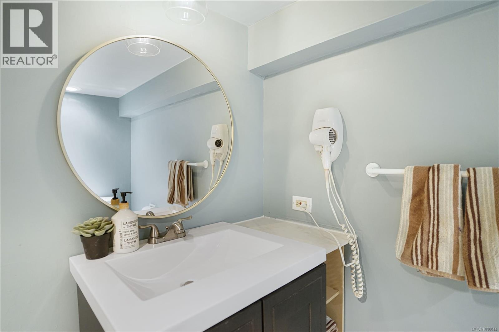 2064 QUIMPER ST - 32