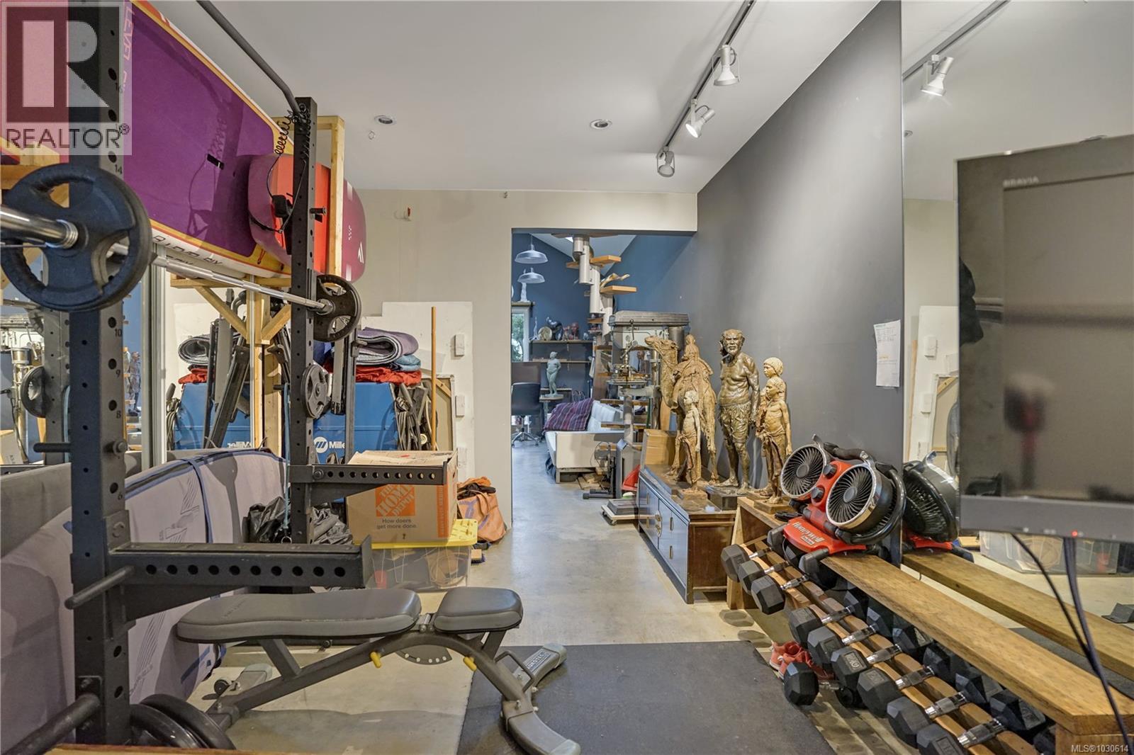 2064 QUIMPER ST - 33