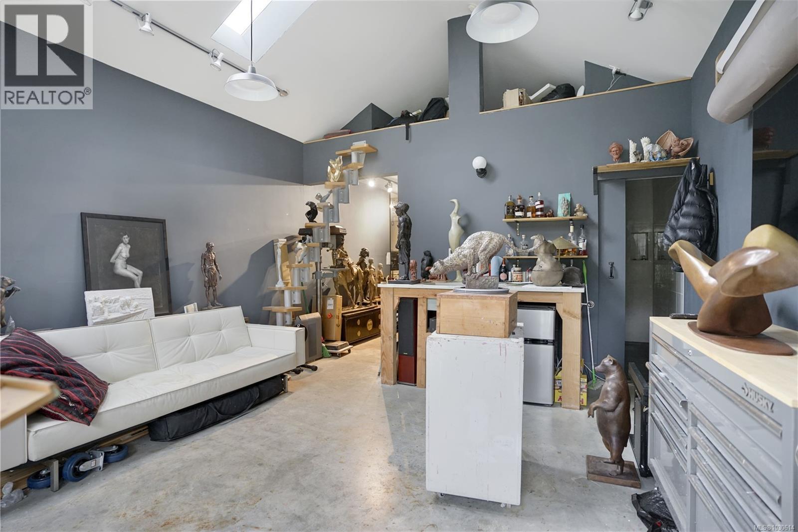 2064 Quimper St - 36