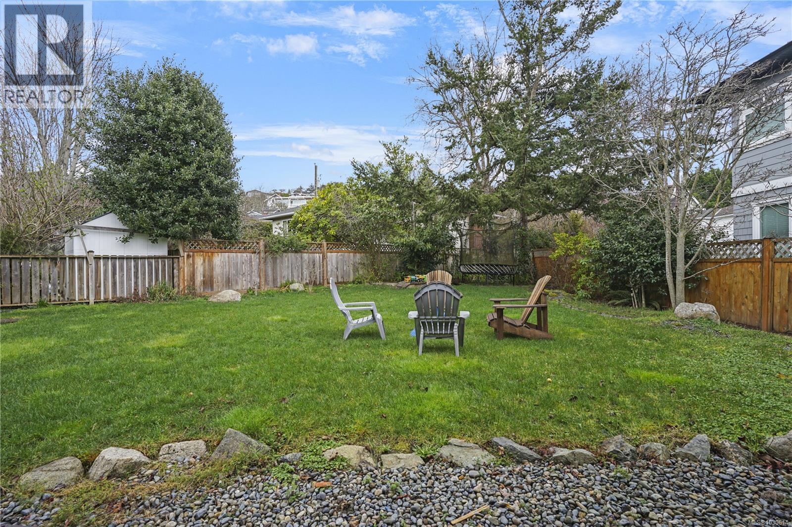 2064 QUIMPER ST - 37