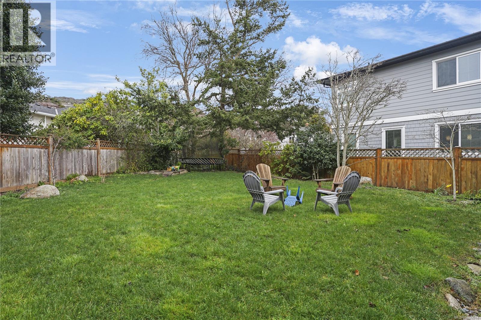 2064 QUIMPER ST - 39