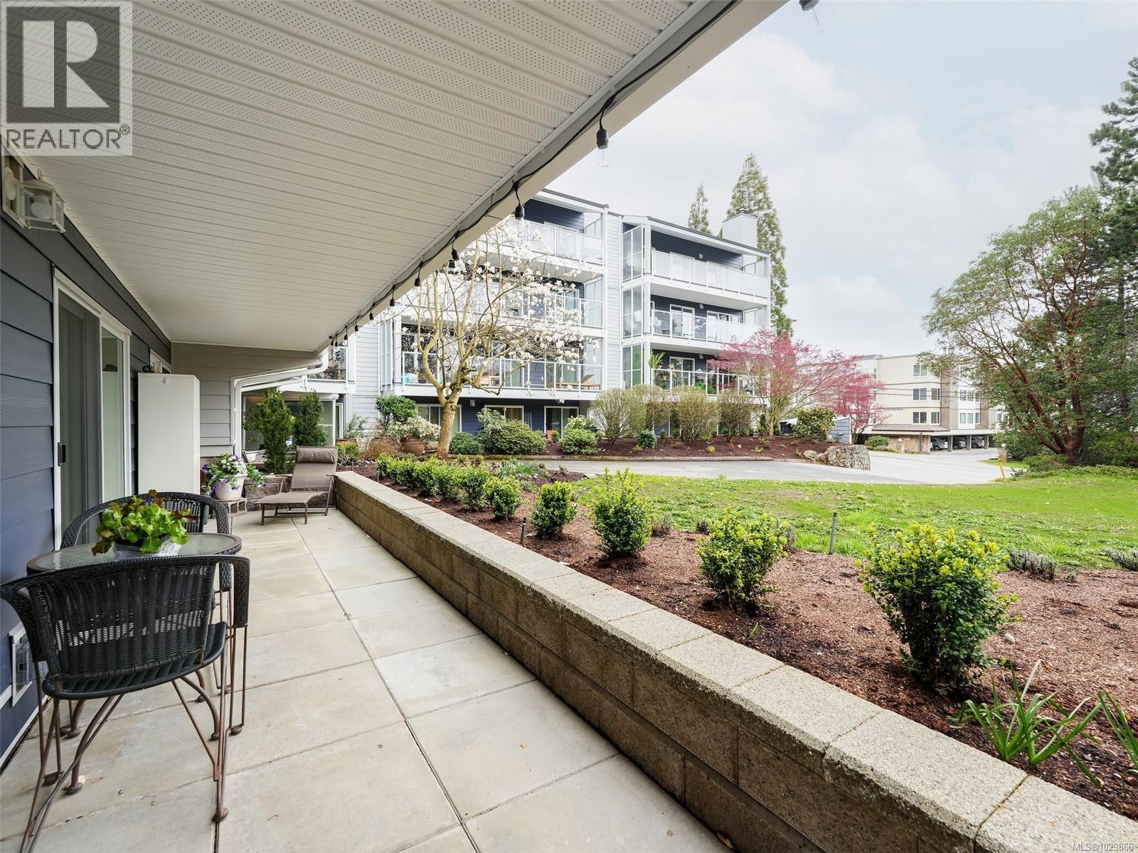 #102 3277 QUADRA ST - 20