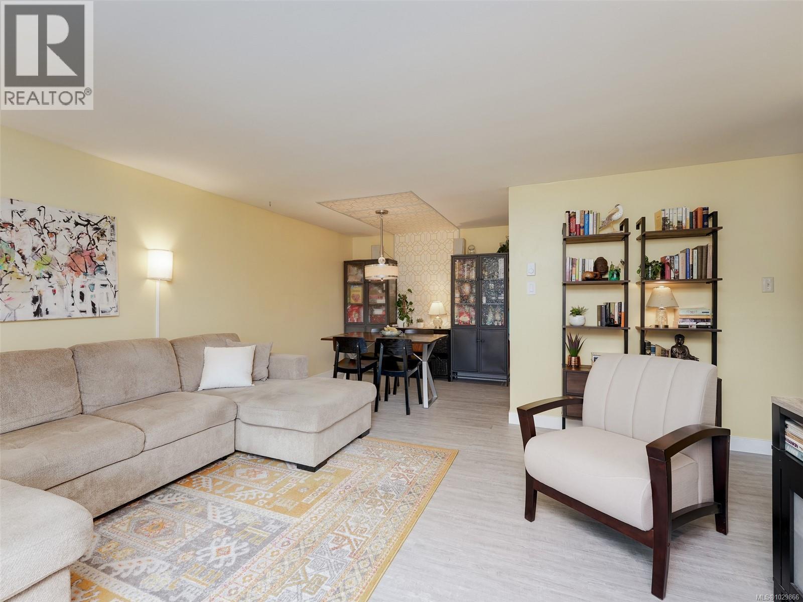 #102 3277 QUADRA ST - 5