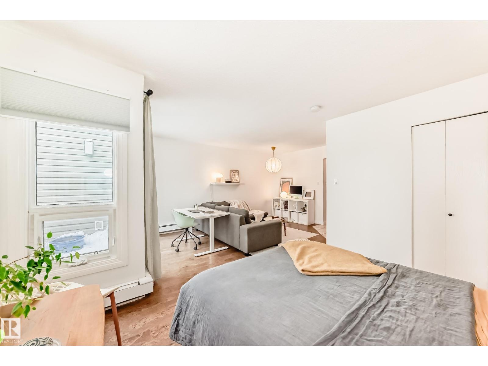 
          314 10148 118 Street NW
            <br/>
            <span>Edmonton</span>
            , 
            <span>AB</span>
             <span>T5K1Y4</span>
         - Photo 13