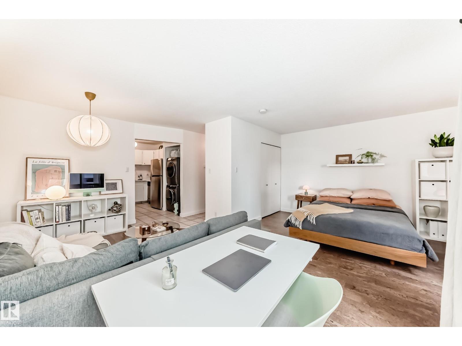 
          314 10148 118 Street NW
            <br/>
            <span>Edmonton</span>
            , 
            <span>AB</span>
             <span>T5K1Y4</span>
         - Photo 9