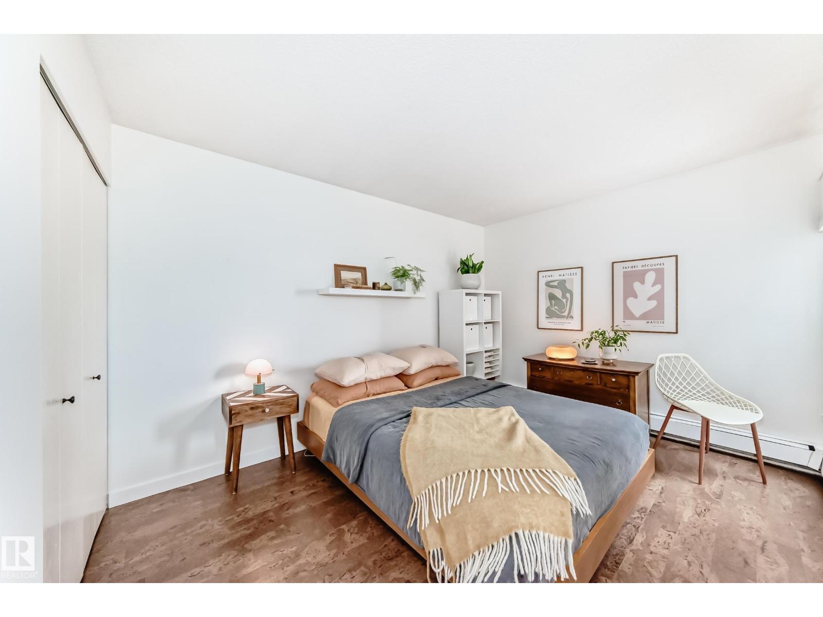 
          314 10148 118 Street NW
            <br/>
            <span>Edmonton</span>
            , 
            <span>AB</span>
             <span>T5K1Y4</span>
         - Photo 11