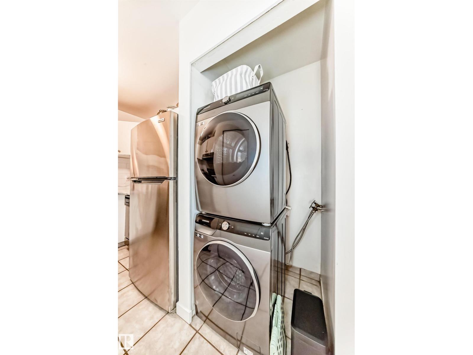 
          314 10148 118 Street NW
            <br/>
            <span>Edmonton</span>
            , 
            <span>AB</span>
             <span>T5K1Y4</span>
         - Photo 17