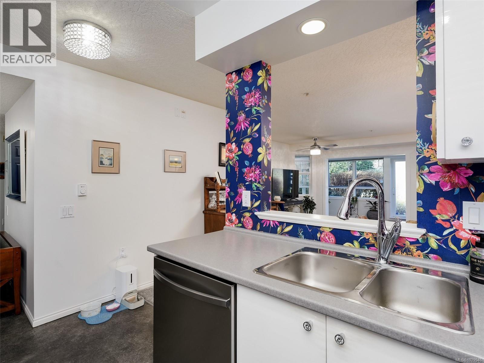 #201 1521 CHURCH AVE - 8