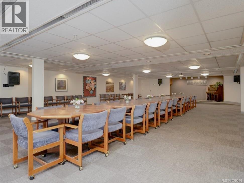 #201 1521 CHURCH AVE - 28