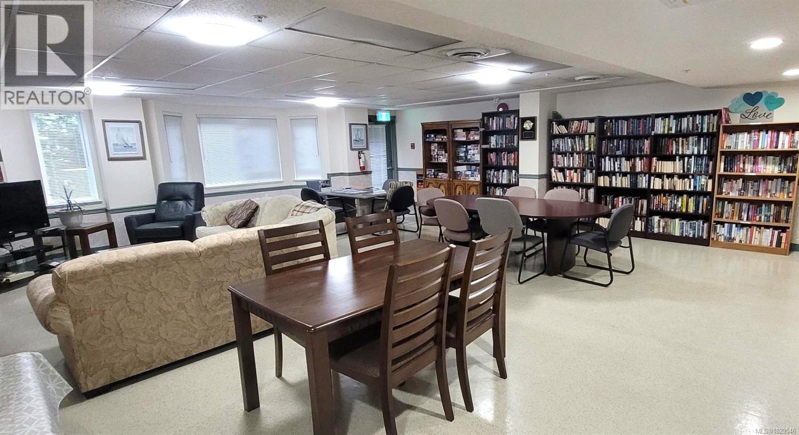 #201 1521 CHURCH AVE - 31