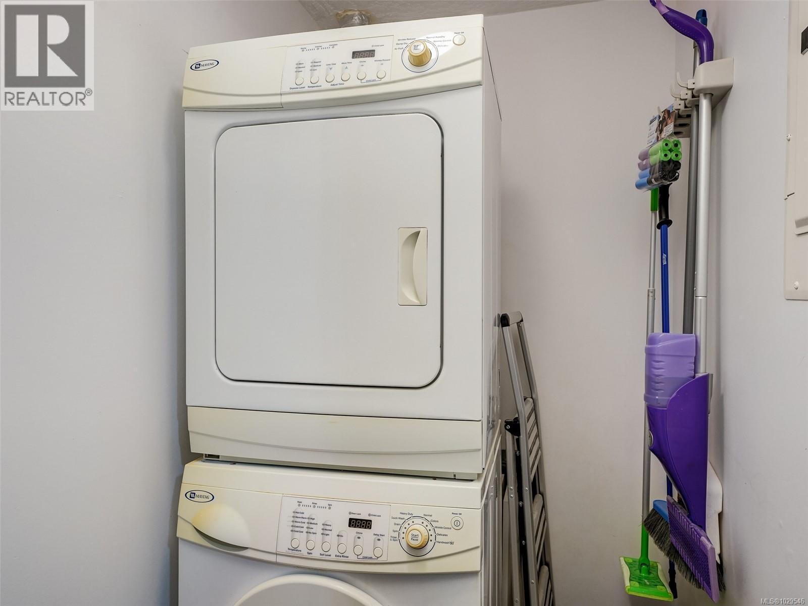 #201 1521 CHURCH AVE - 19