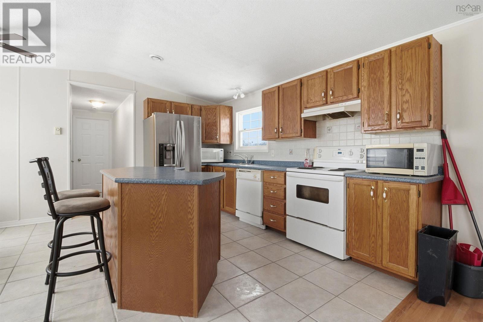 Property 7 of 26 of 32 Pine Street