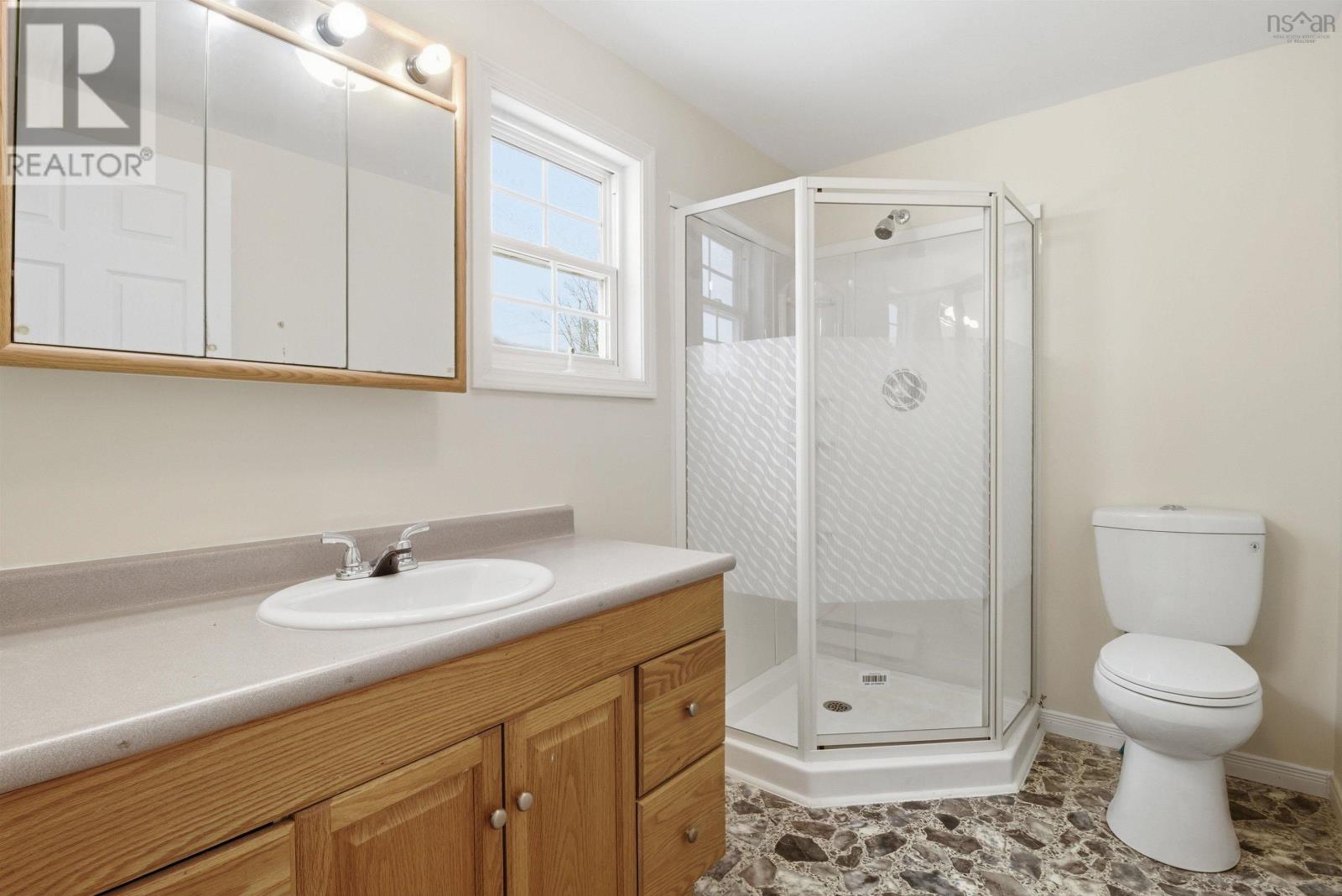 Property 18 of 26 of 32 Pine Street