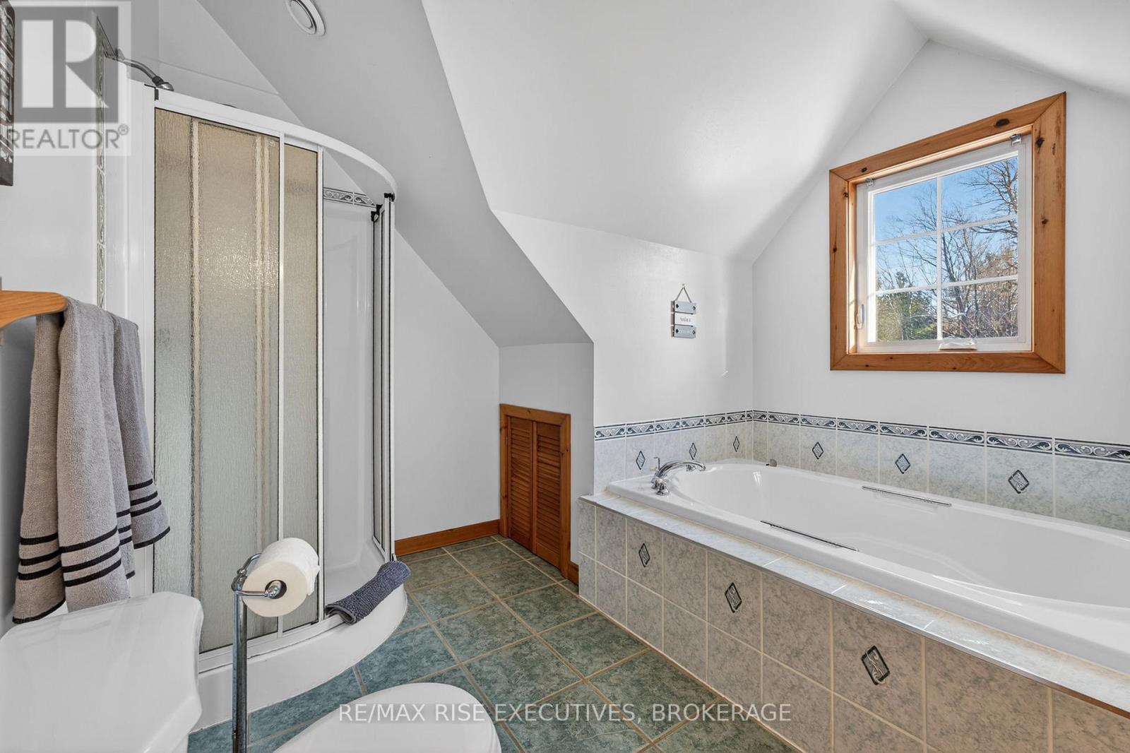 1093B TWO LOON LANE - 28