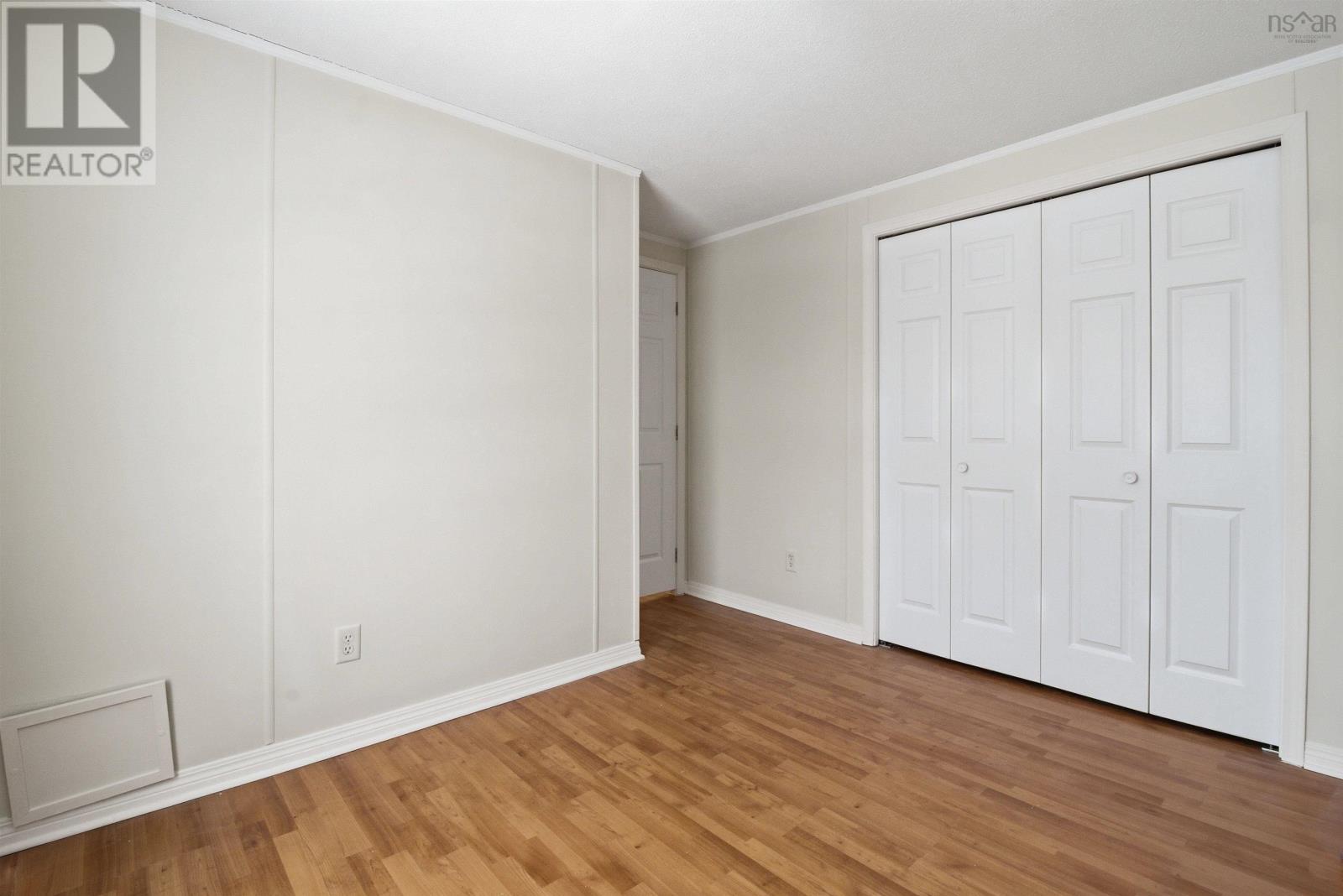 Property 15 of 26 of 32 Pine Street