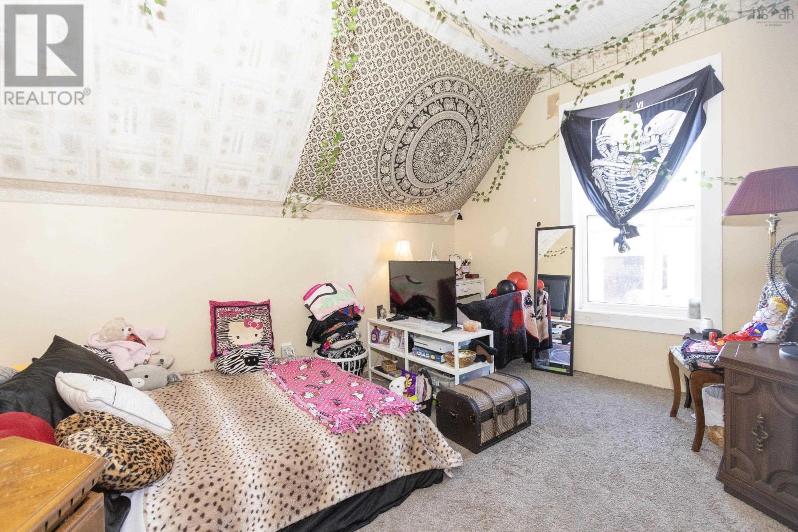 Property 19 of 20 of 3 Crescent Avenue