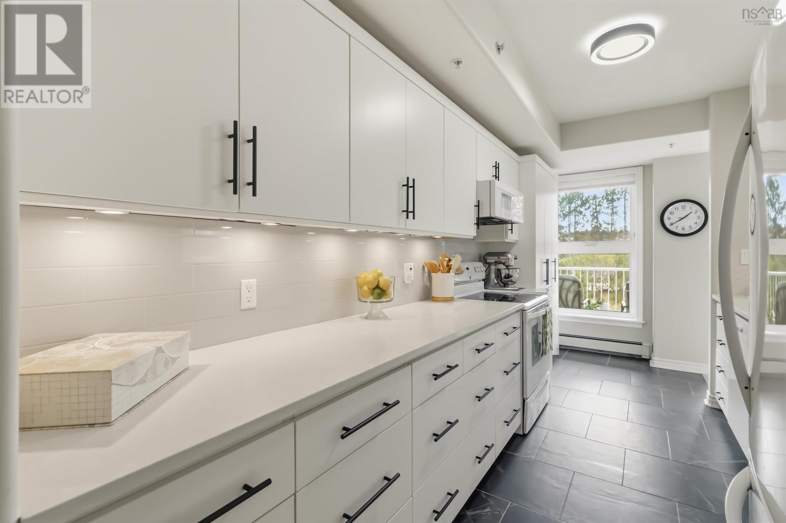 Property 15 of 37 of 401 89 Waterfront Drive